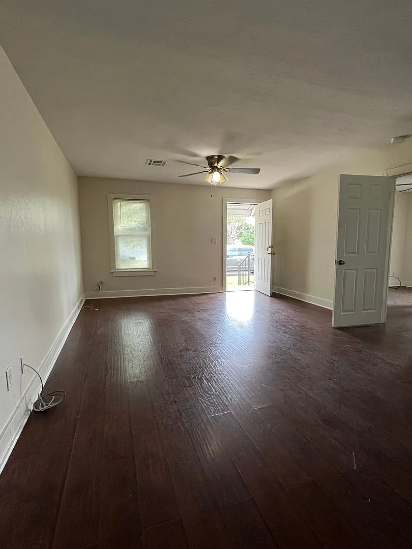 1601 Nw Bell- Available Now! — Photo 4