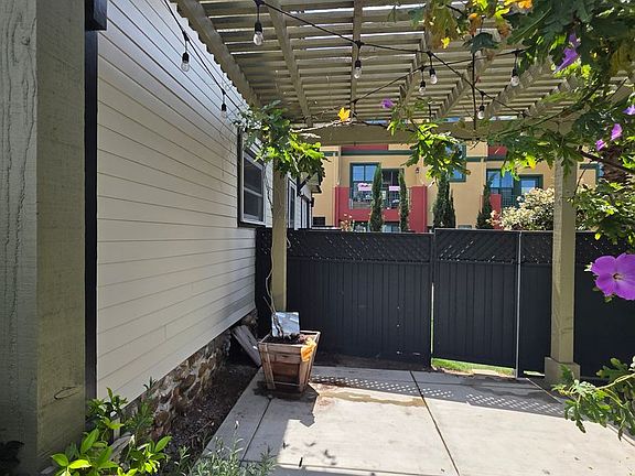 4th image of 2119 Polk Ave