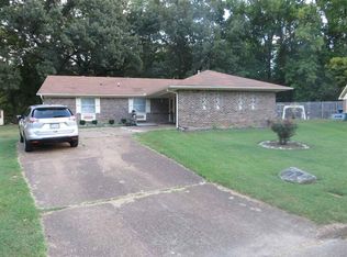 51 Briarwood Ln, Jackson, TN 38301