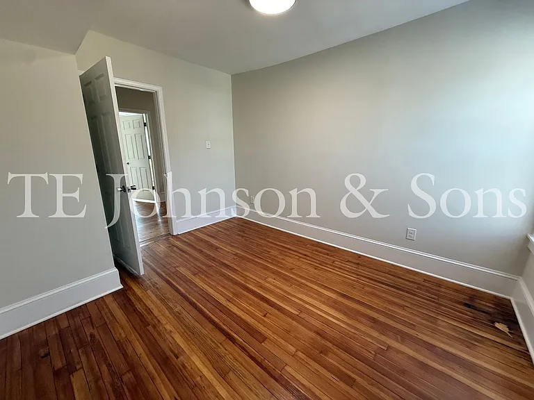 2106 S Main St #3 — Photo 16