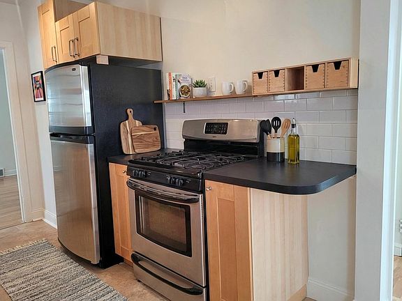 3rd image of 5805 Pleasant Ave