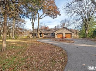 7 Fairview Ln, Springfield, IL 62711