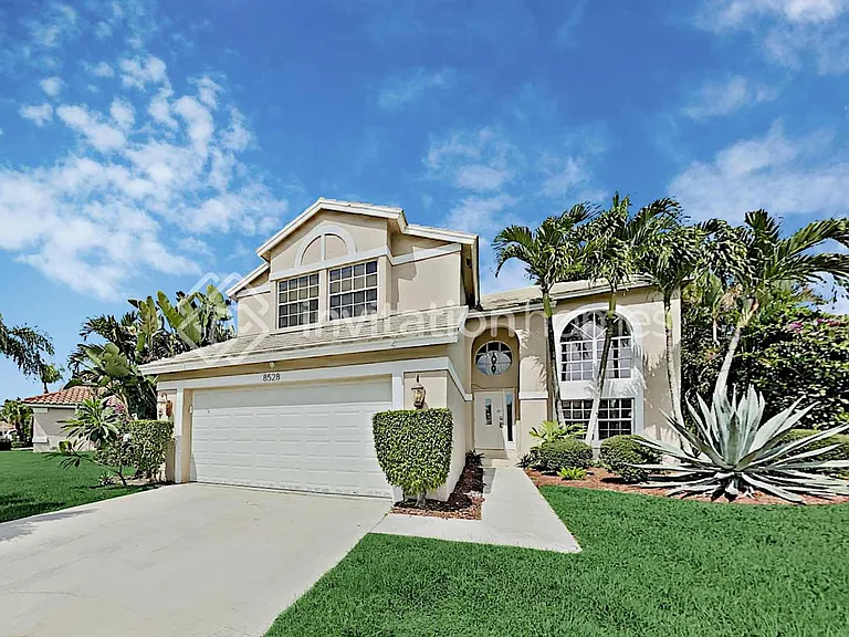8528 Windy Cir — Photo 1