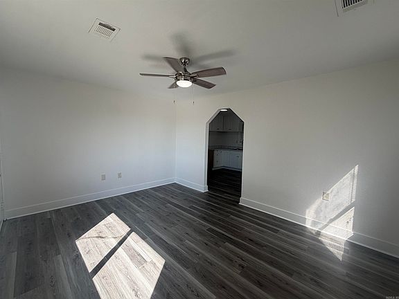3rd image of 408 Short St