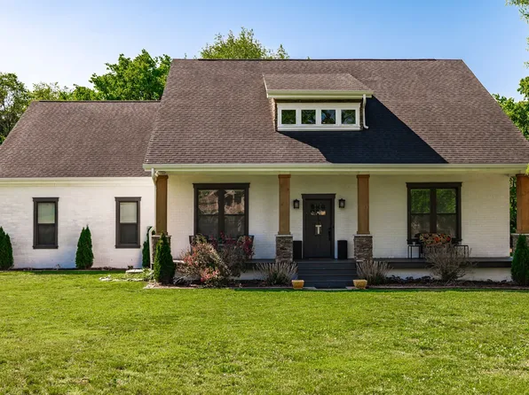 521 Redstone Dr, Gallatin, TN 37066