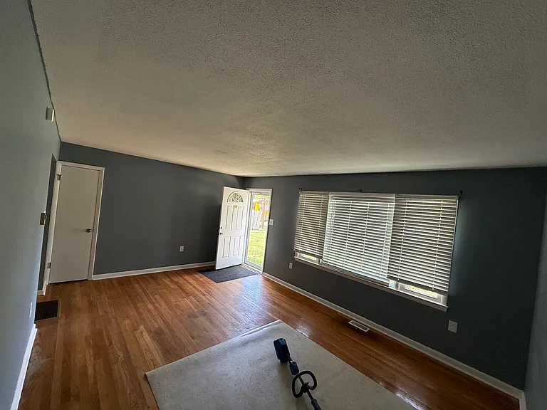 123 Chris Dr — Photo 12