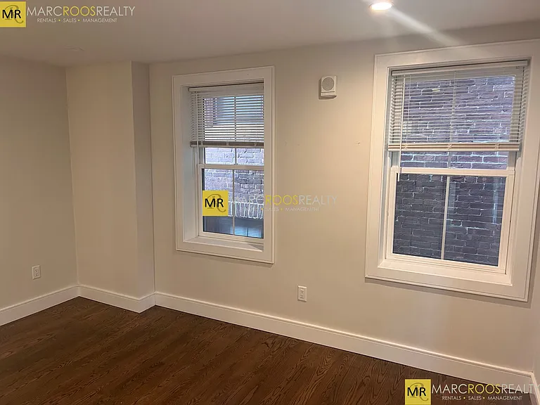365 Hanover St #7 — Photo 10