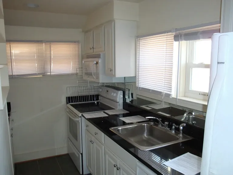 4013 Graceland Ln — Photo 6
