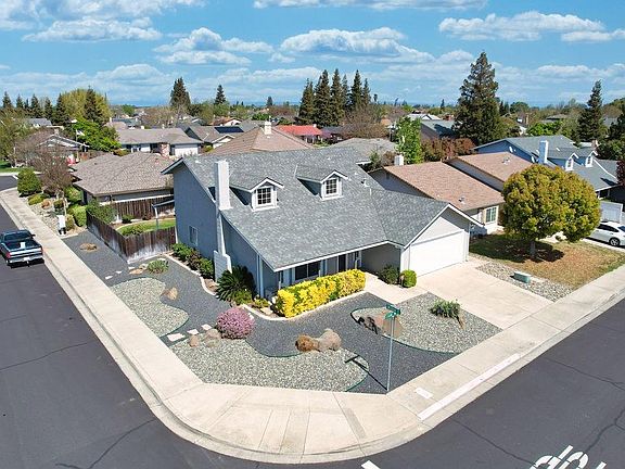 3rd image of 2188 Sugar Pine Dr