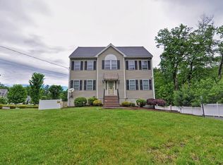 95 Mink Run Rd, Wilmington, MA 01887