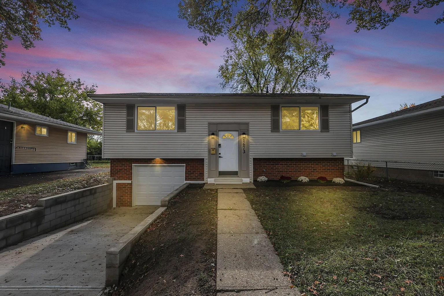 1673 Liscomb Rd photo 1