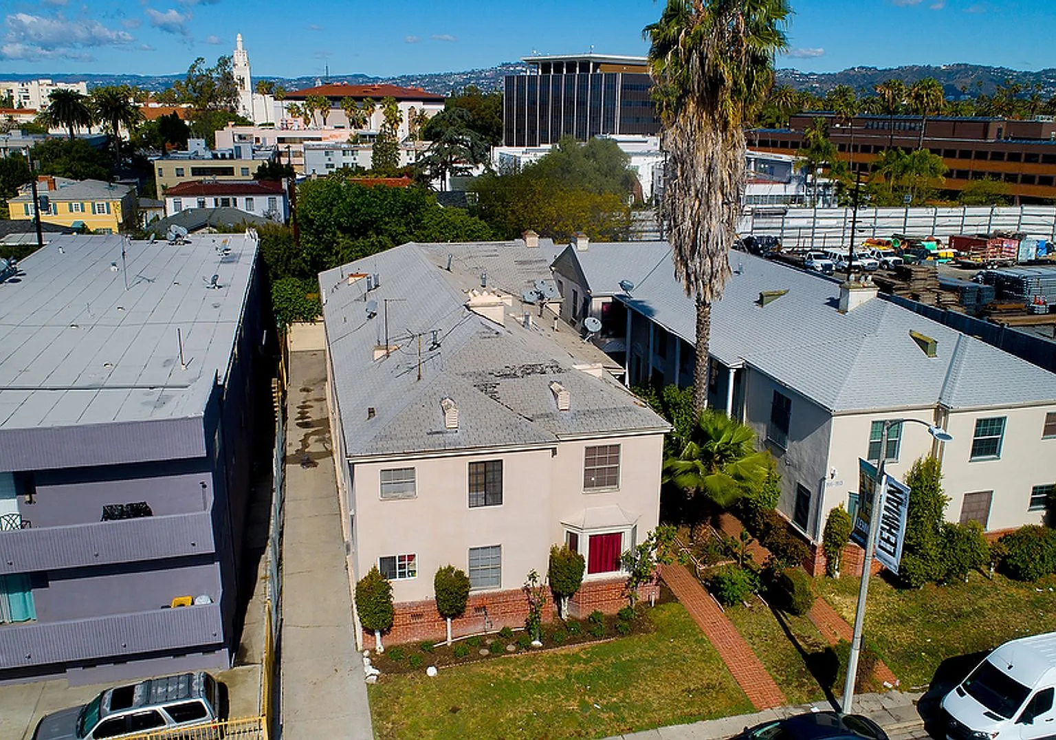 Crenshaw Park Apartments — Photo 2