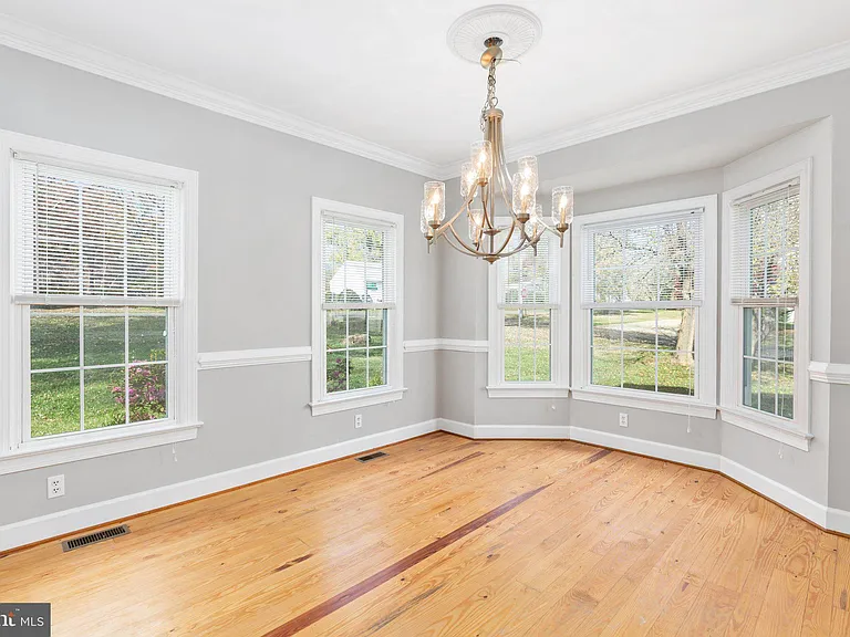 1445 Heatherstone Dr — Photo 11