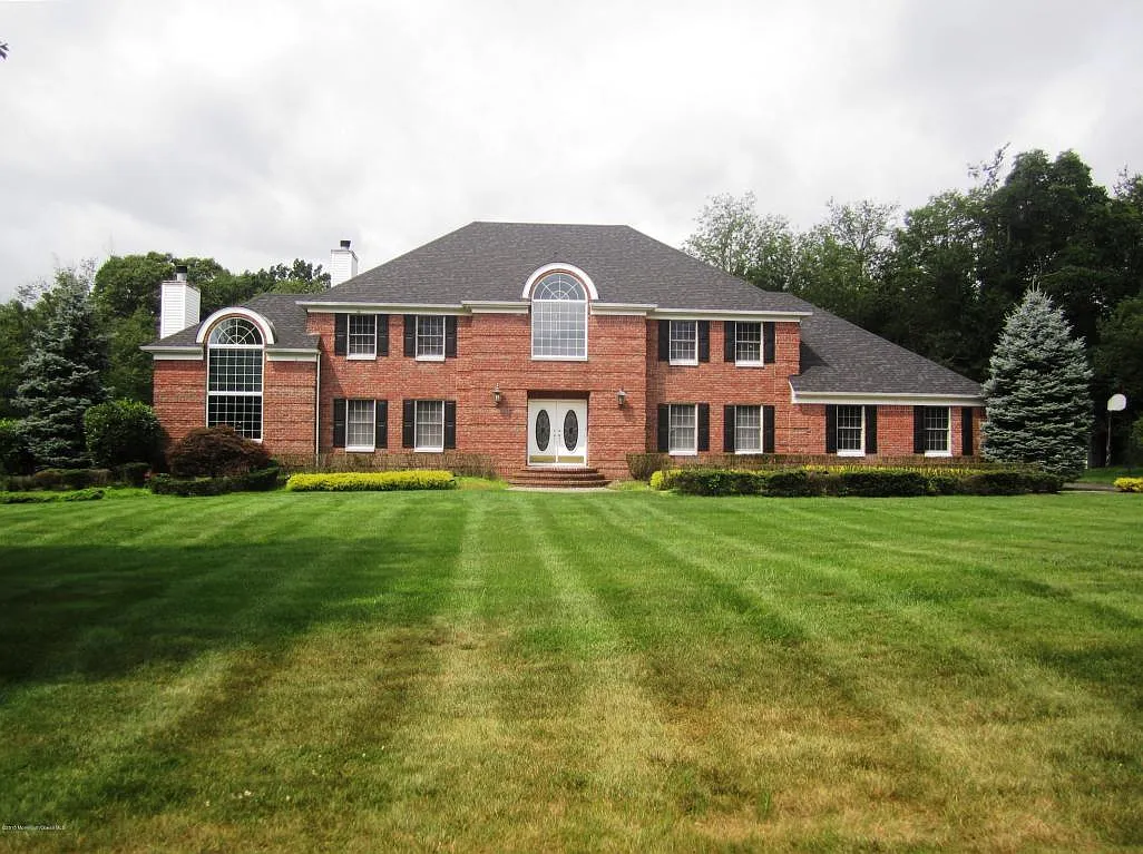 16 Lauren Ct photo 1