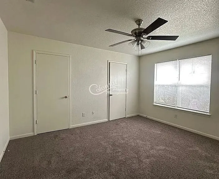 2806 Leroy Cir #B — Photo 4