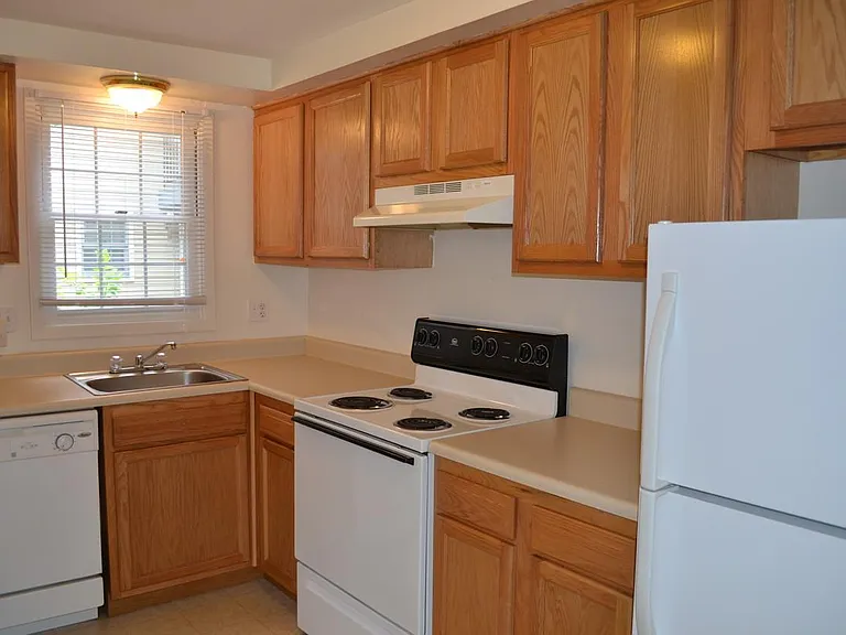 Plymouth Meeting Apartments — Photo 2