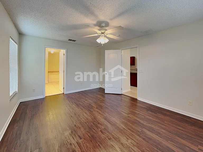 648 Winding Lake Dr — Photo 11