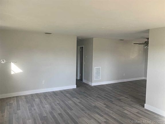4th image of 20500 NW 26th Ct