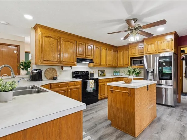 6960 Hidden Brook Dr, Gloucester, VA 23061