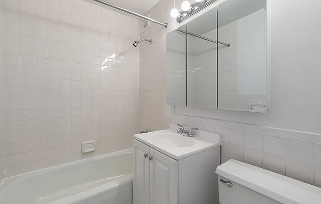 Rented by Compass | media 41