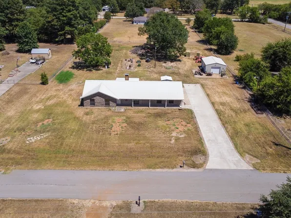 17247 Clint Dr, Flint, TX 75762