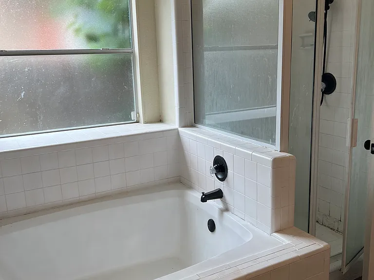 4915 Silent Lk — Photo 15