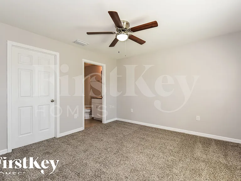 1195 Desmond St — Photo 11