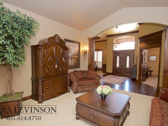 2nd image of 15241 Worthington Ln