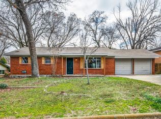 629 Forest Ln, Hurst, TX 76053