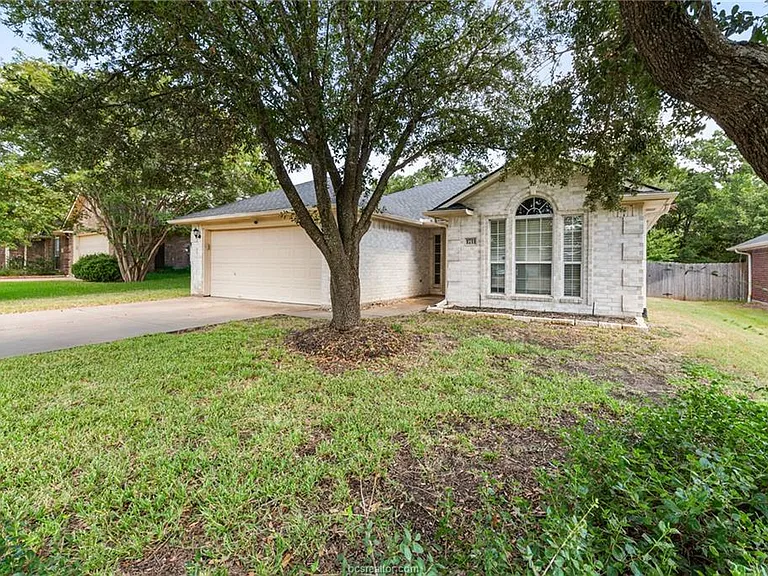 1711 Beaver Pond Ct — Photo 3