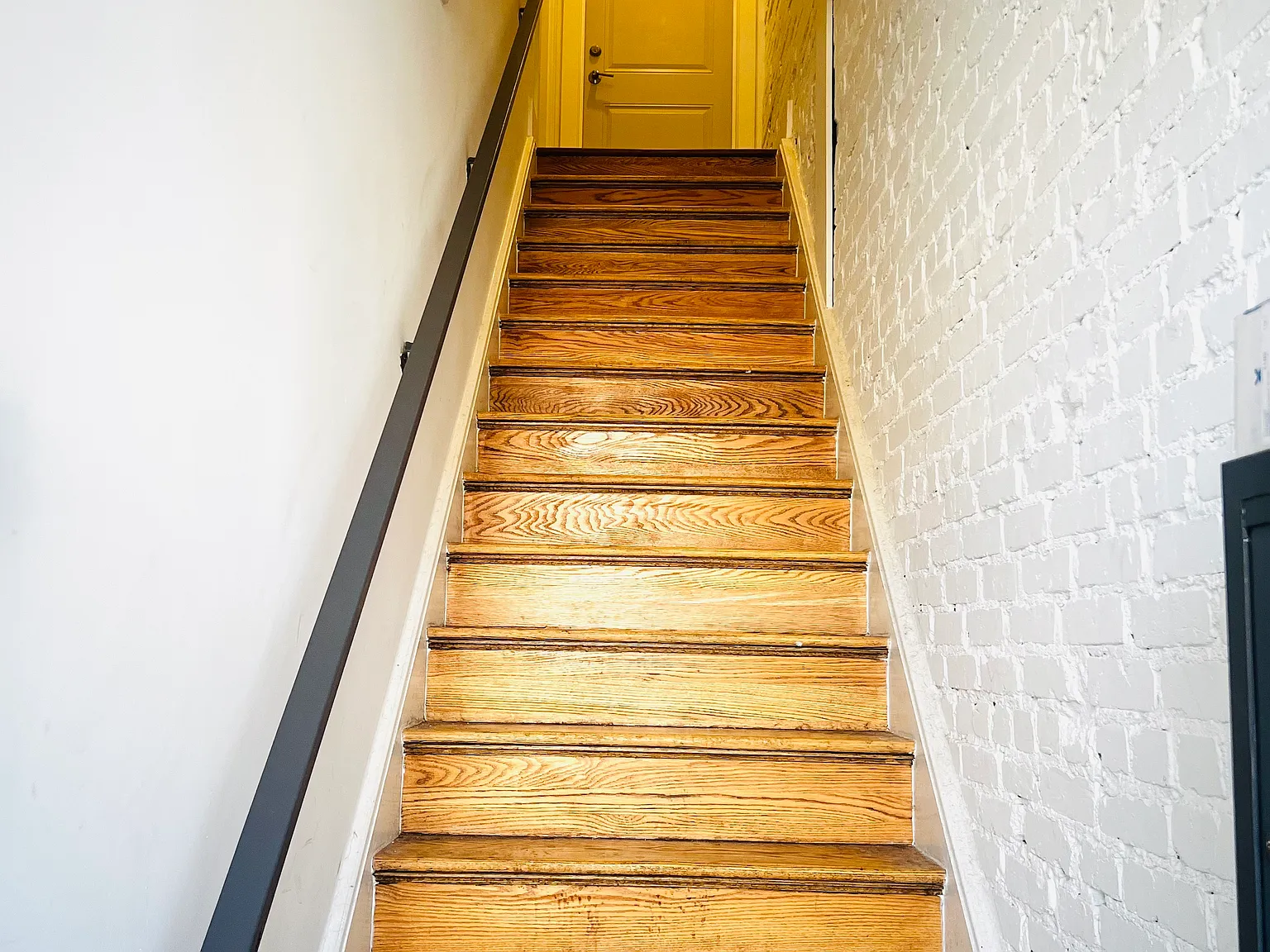 2 bed, 880 sqft, $3,800 — Photo 2
