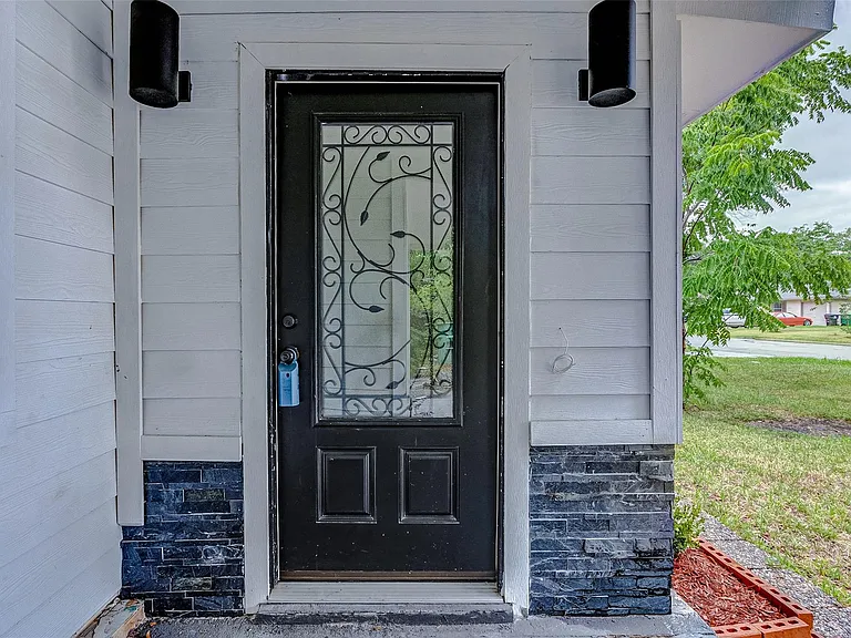5914 Carew St — Photo 4