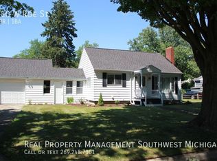 610 W Roe St, Buchanan, MI 49107