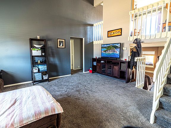 3rd image of 4272 Malaya St