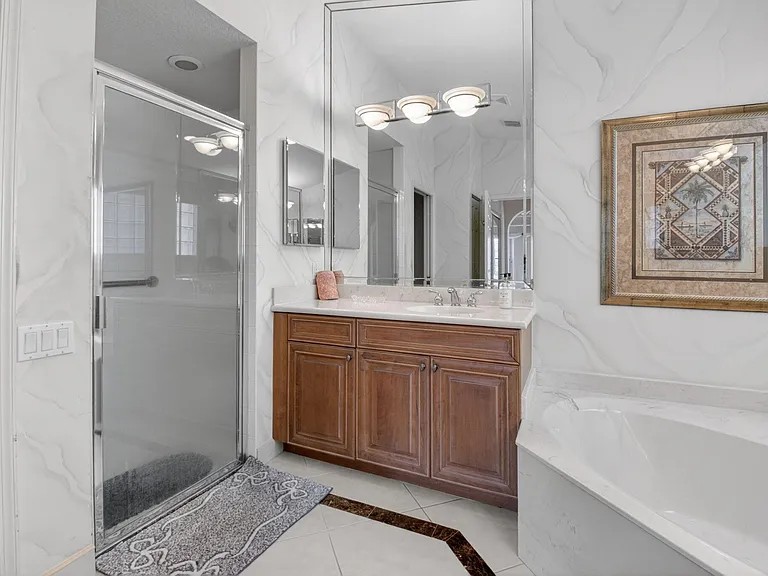 5256 Glenville Dr — Photo 34