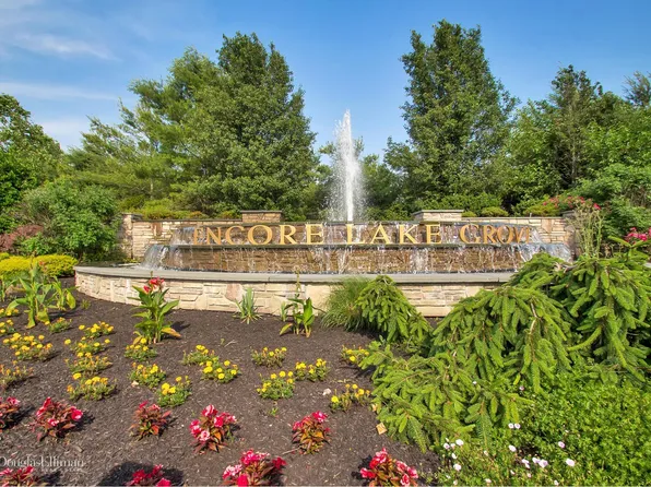139 Symphony Dr, Lake Grove, NY 11755