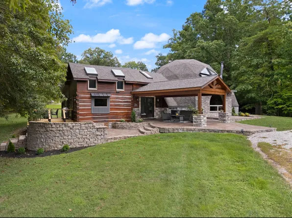 1040 Hargett Rd, Irvine, KY 40336