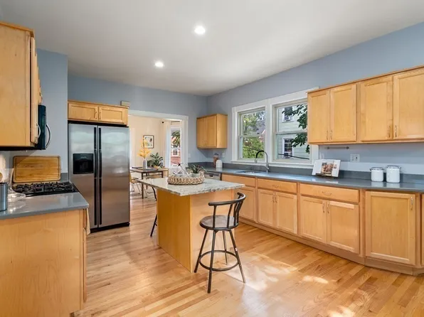 19 Stone Ave #B, Somerville, MA 02143