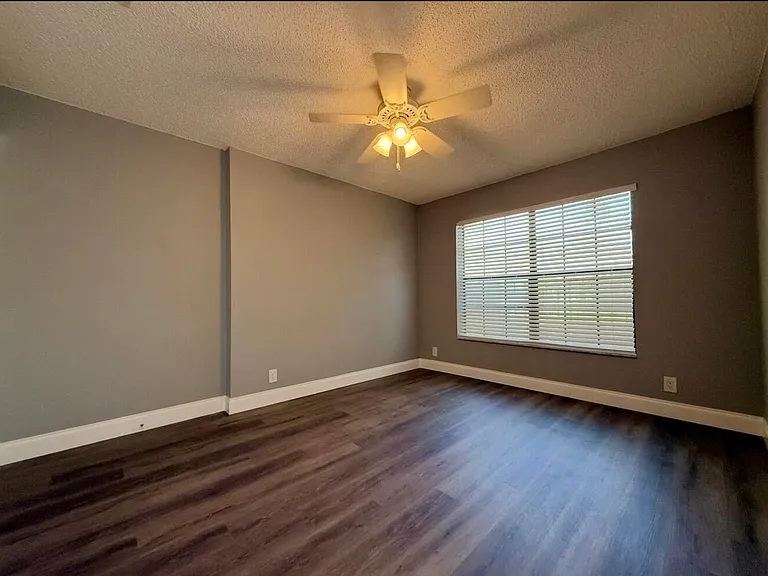 432 Ashwood Pl — Photo 32