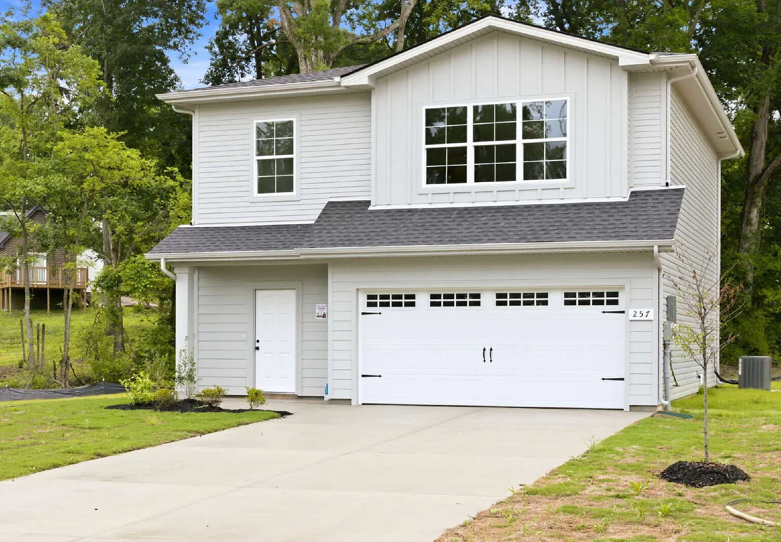 4 bed, 2.5 bath, 1651 sqft, $2,349 — Photo 3