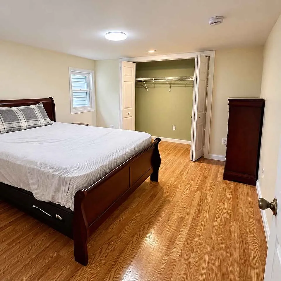 2 bed, 1000 sqft, $2,650 — Photo 4