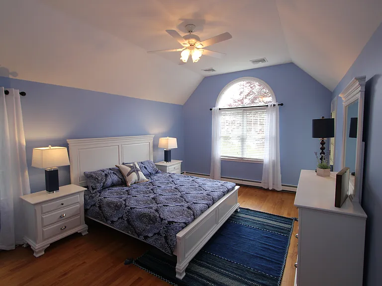 72 Bay Rd — Photo 11