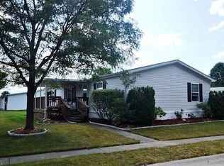 70 Periwinkle Dr #70, Olmsted Falls, OH 44138