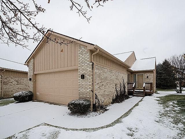 1st image of 22161 Lancrest Ct