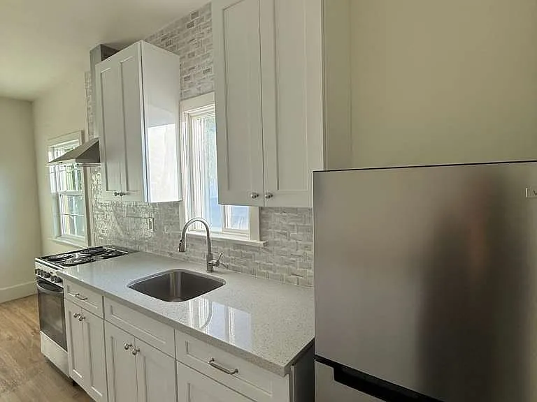 102 Argonne Ave #5 — Photo 4