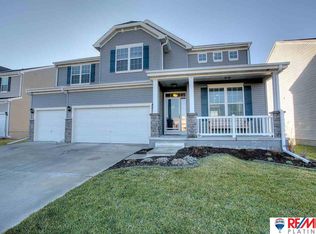 8627 S 165th St, Omaha, NE 68136