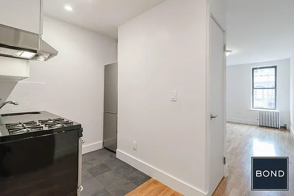 Rented by Bond New York | media 11