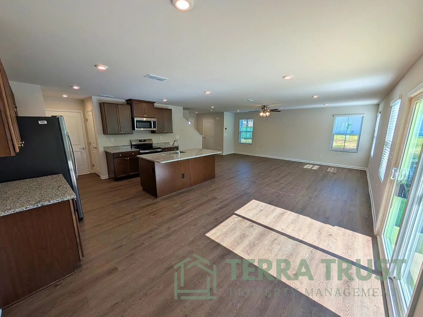 1220 Elm Forest Ln — Photo 3