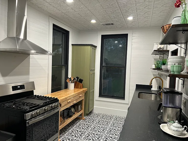 676 S Waco St — Photo 13