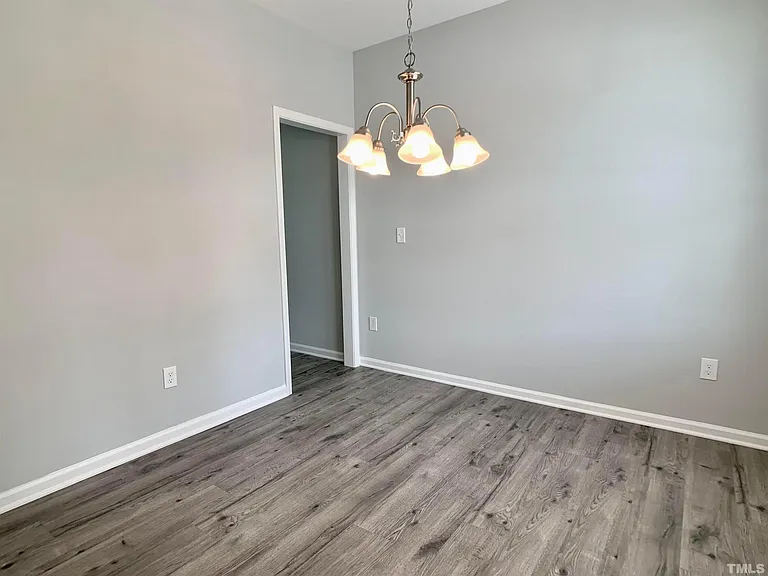 141 Diploma Dr — Photo 7